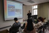 蔡知臻老師開始講授台灣同志電影發展脈絡